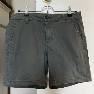 a.n.a.- Olive Green Mid-Rise Midi Shorts (EUC)